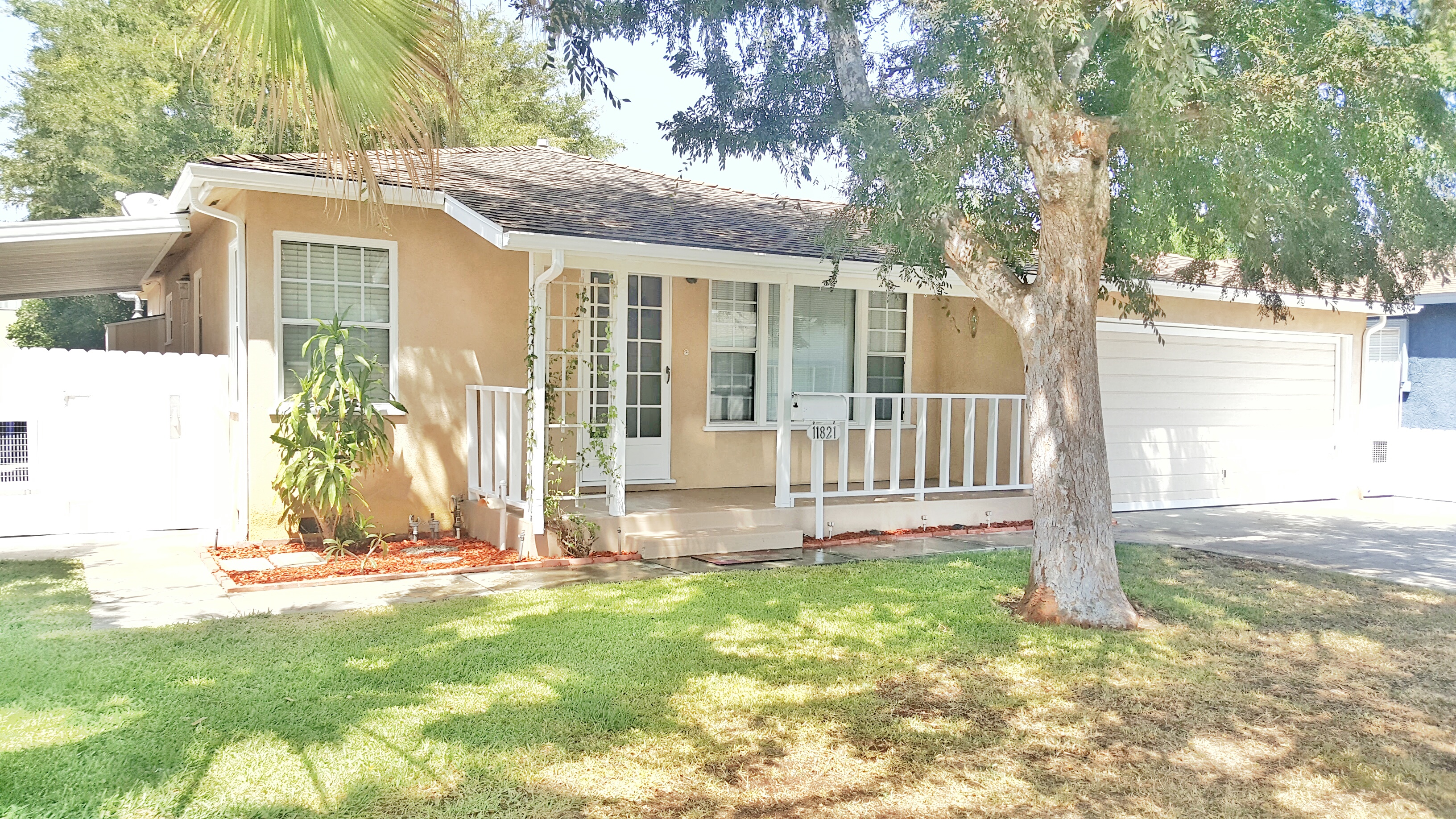 SOLD! 11821 La Reina Ave, Downey CA | 3 BED 1 BATH | CLICK FOR MORE DETAILS