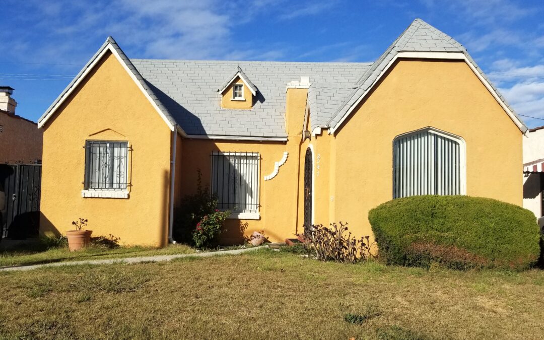 2047 W 67th Street, Los Angeles, CA 90047 | 2 BED | 1 BATH | 1,081 sq ft